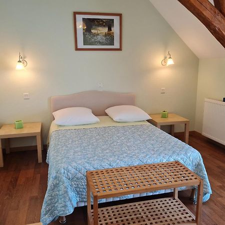 Ferme Renovee Au Calme - 4 Chambres, Petit-Dejeuner Inclu - Fr-1-590-450 Cravant  Экстерьер фото