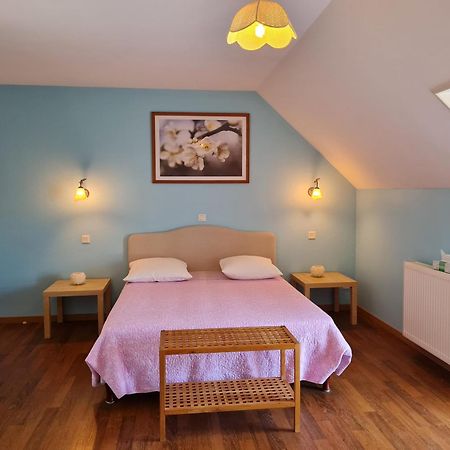 Ferme Renovee Au Calme - 4 Chambres, Petit-Dejeuner Inclu - Fr-1-590-450 Cravant  Экстерьер фото