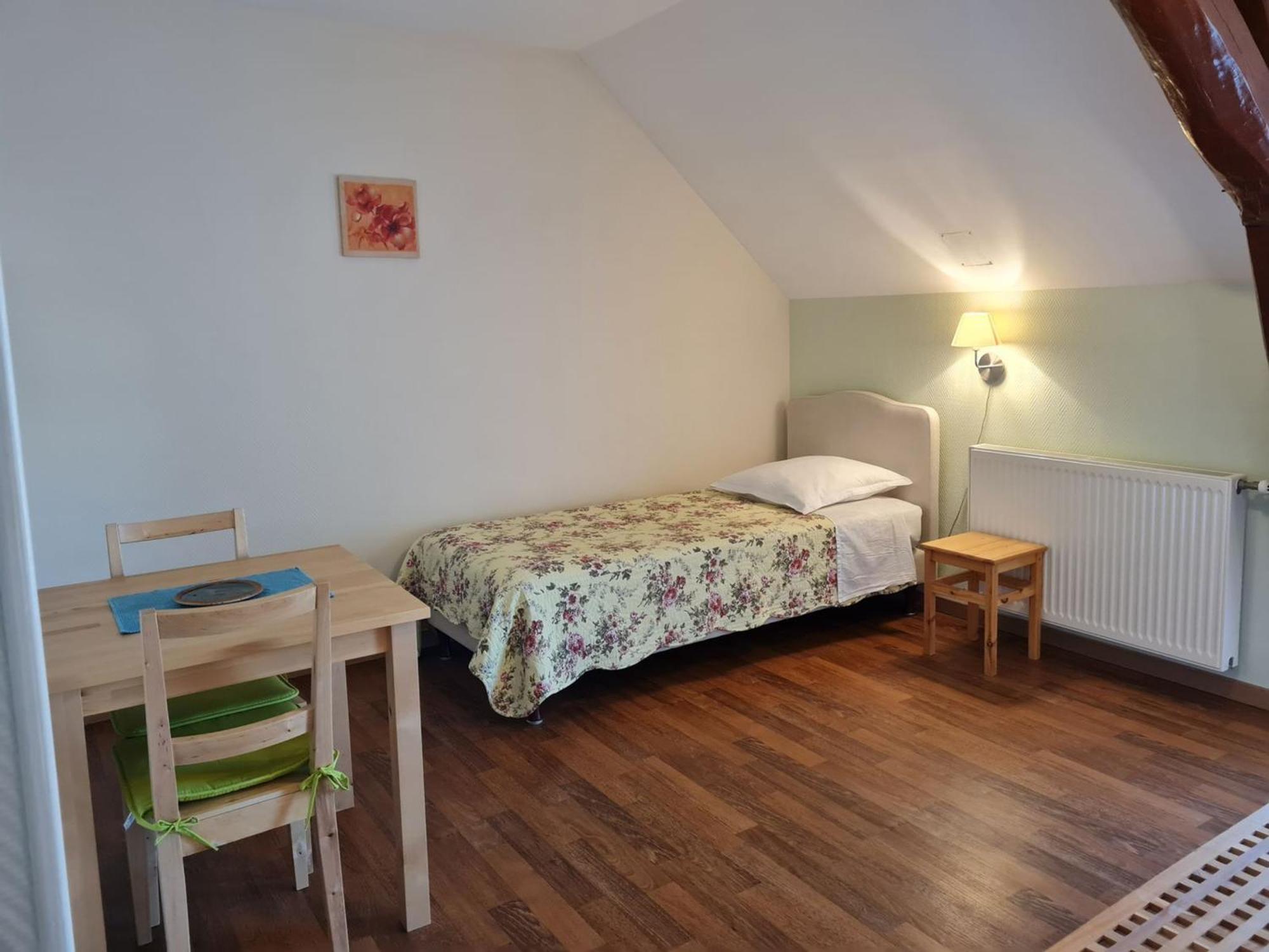 Ferme Renovee Au Calme - 4 Chambres, Petit-Dejeuner Inclu - Fr-1-590-450 Cravant  Экстерьер фото