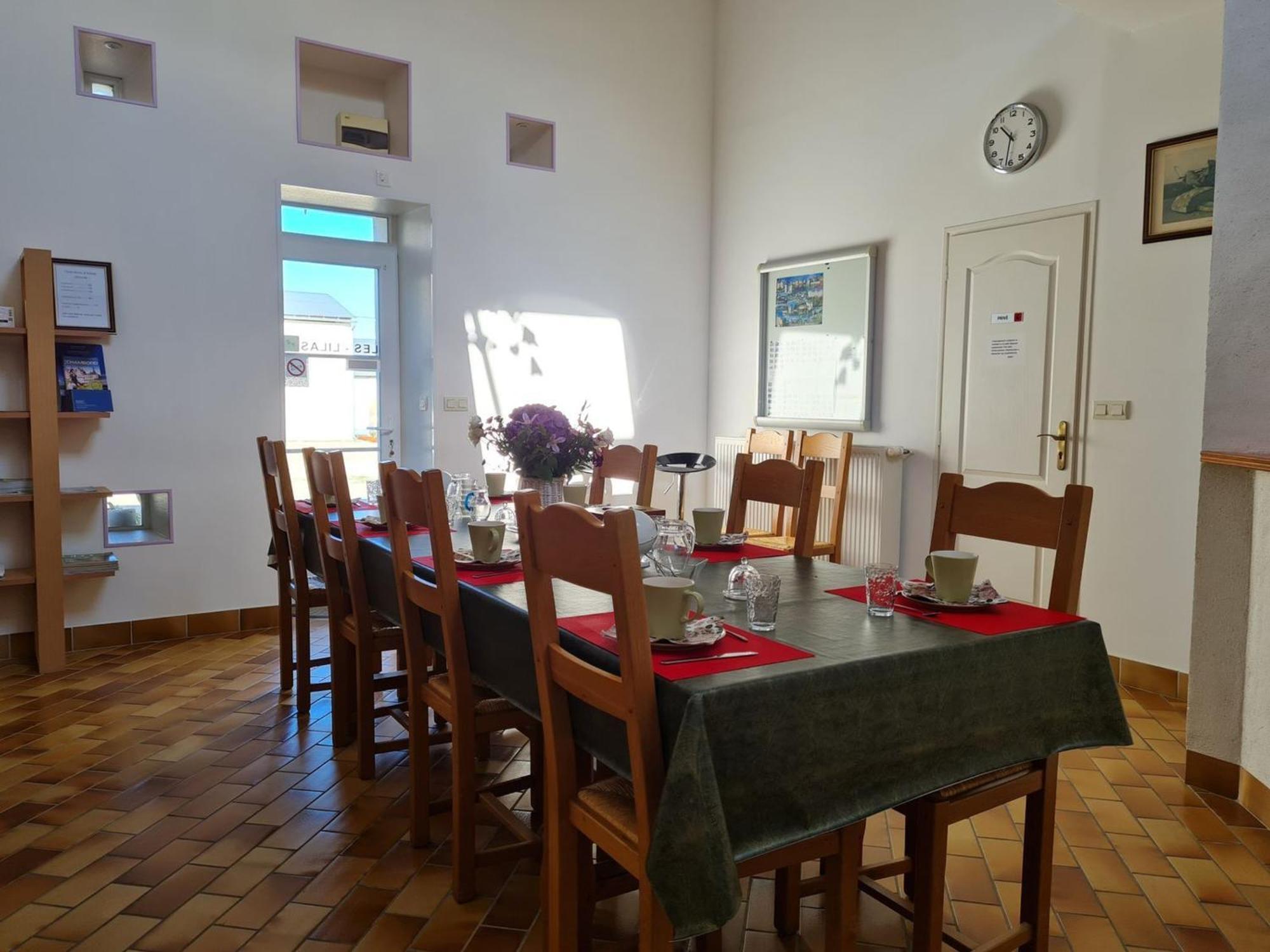 Ferme Renovee Au Calme - 4 Chambres, Petit-Dejeuner Inclu - Fr-1-590-450 Cravant  Экстерьер фото